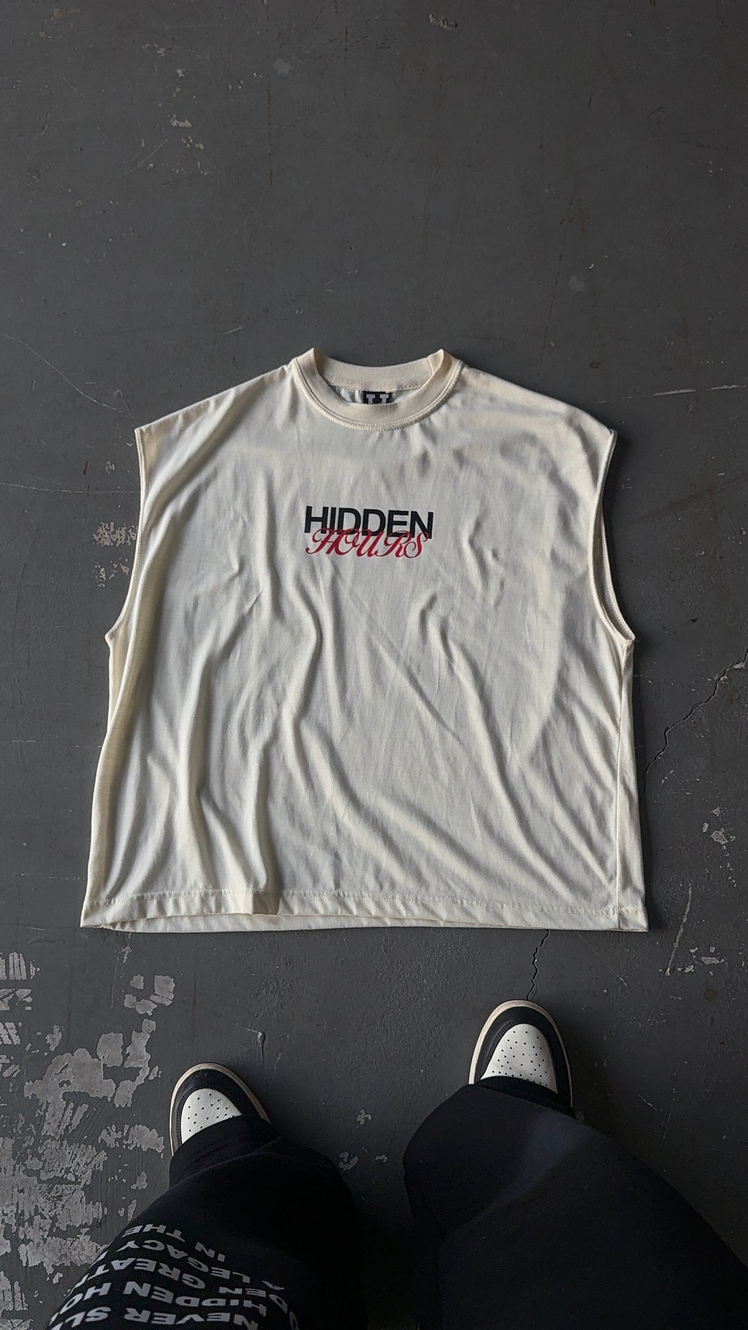 ‘UNSEEN’ CUT-OFF TEE